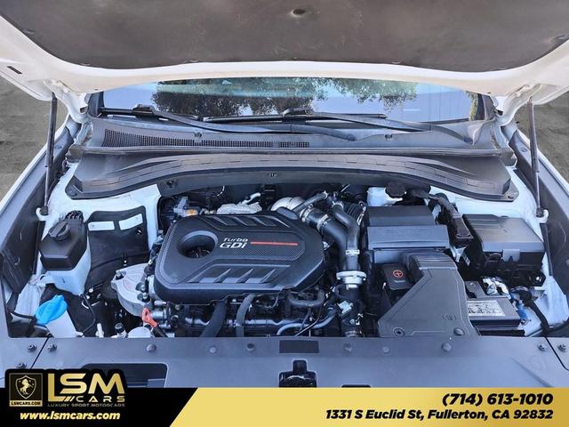Photo of 2019 Quartz White Hyundai SANTA FE