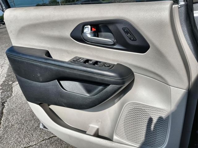 Photo of 2020 Billet Silver Metallic Clearcoat Chrysler Pacifica