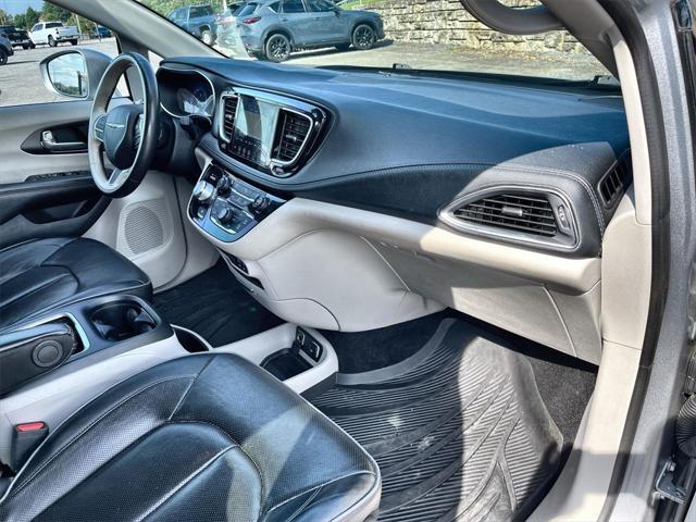 Photo of 2020 Billet Silver Metallic Clearcoat Chrysler Pacifica