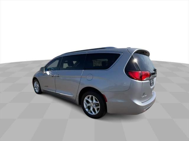 Photo of 2020 Billet Silver Metallic Clearcoat Chrysler Pacifica