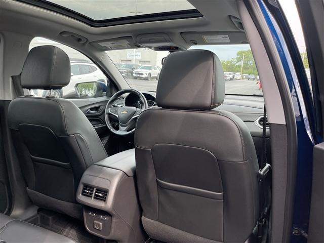 Photo of 2022 Blue Glow Metallic Chevrolet Equinox