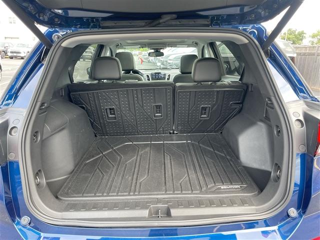 Photo of 2022 Blue Glow Metallic Chevrolet Equinox
