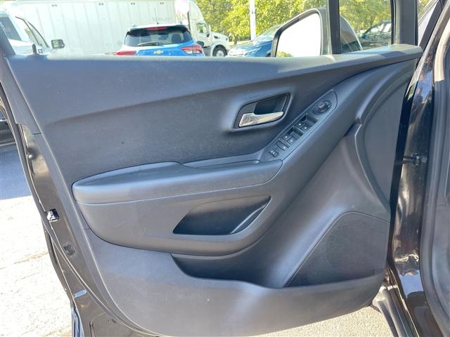 Photo of 2020 Mosaic Black Metallic Chevrolet Trax