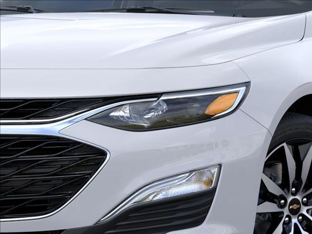 Photo of 2025 Summit White Chevrolet Malibu
