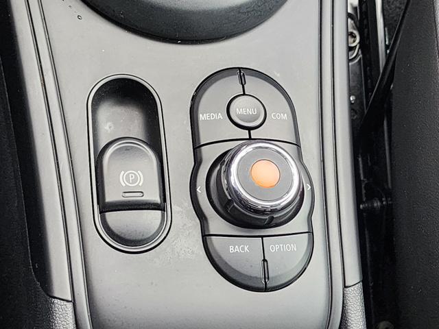 Photo of 2019 Moonwalk Grey Metallic MINI Countryman