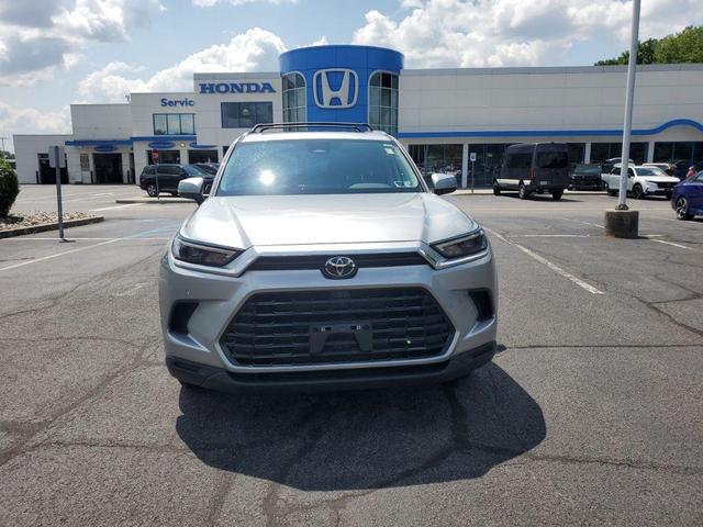 Photo of 2024 Celestial Silver Metallic Toyota Grand Highlander