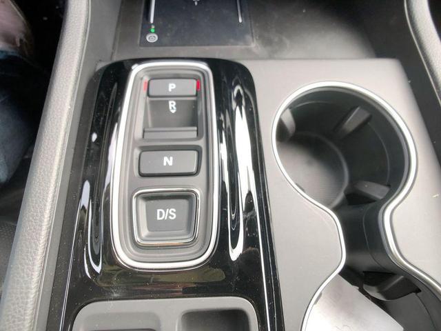Photo of 2025 Sonic Gray Pearl Honda Pilot