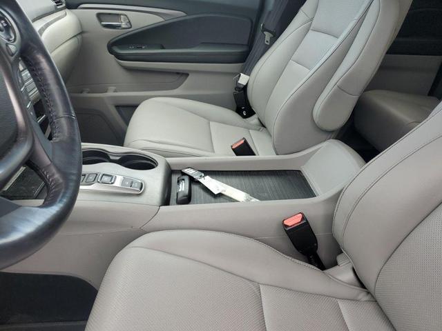 Photo of 2023 Modern Steel Metallic Honda Ridgeline