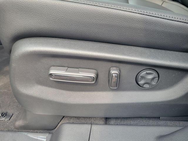 Photo of 2026 Platinum White Pearl Honda Odyssey