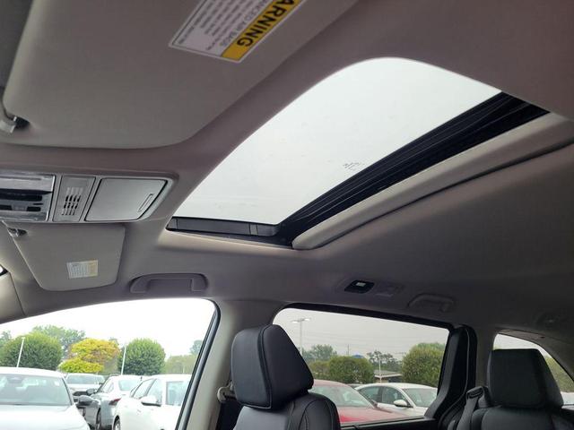 Photo of 2026 Platinum White Pearl Honda Odyssey