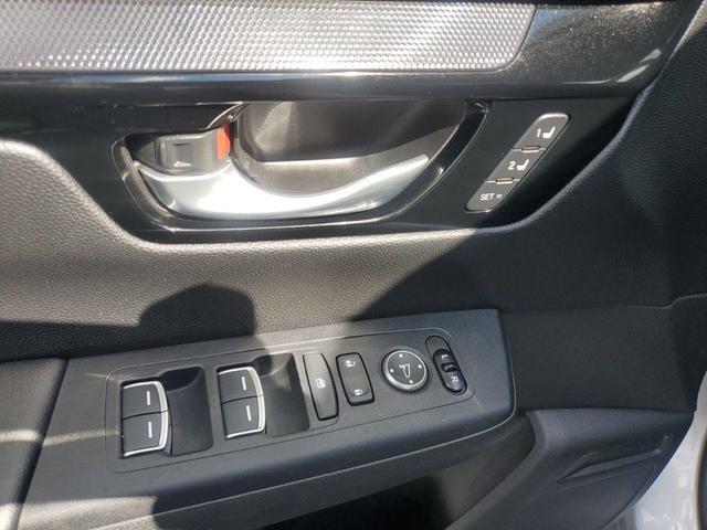 Photo of 2023 Urban Gray Pearl Honda CR-V Hybrid