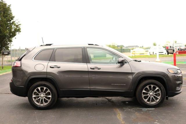 Photo of 2019 Gray Jeep Cherokee