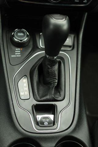 Photo of 2019 Gray Jeep Cherokee