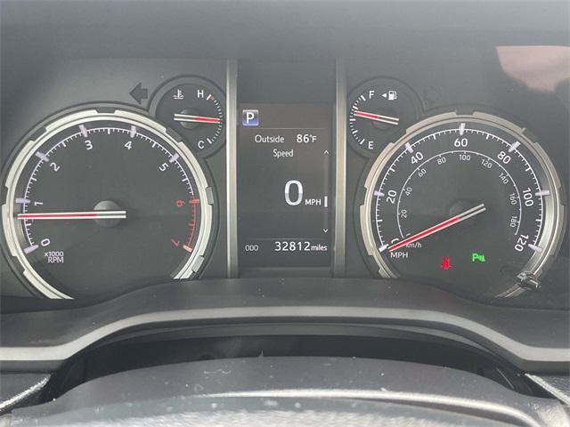 Photo of 2022 White Toyota 4Runner