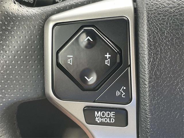 Photo of 2022 White Toyota 4Runner
