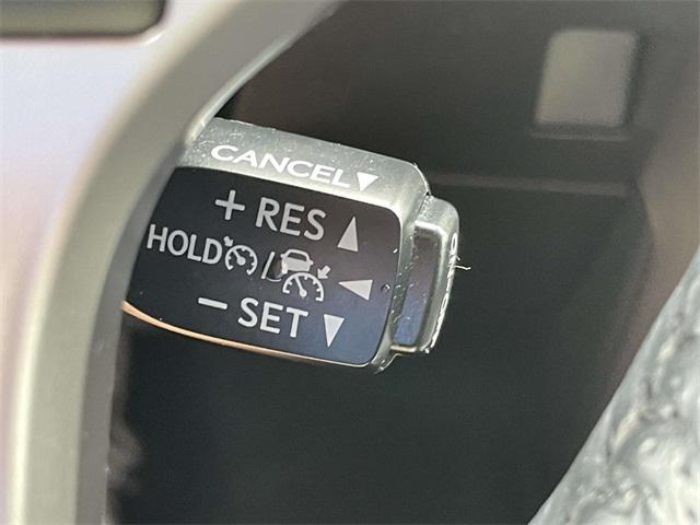 Photo of 2022 White Toyota 4Runner