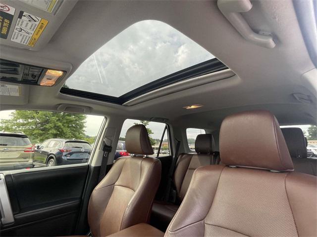 Photo of 2022 White Toyota 4Runner