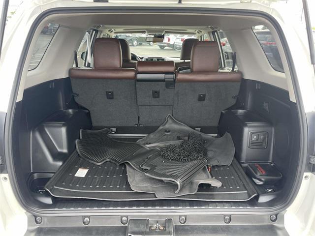 Photo of 2022 White Toyota 4Runner
