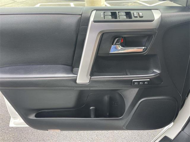 Photo of 2022 White Toyota 4Runner