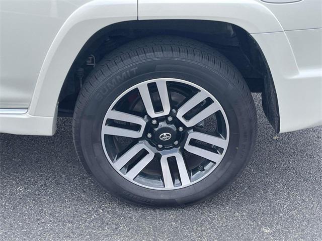 Photo of 2022 White Toyota 4Runner