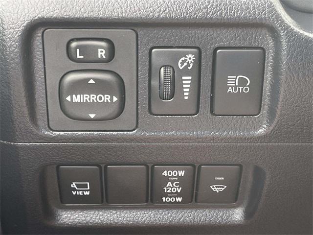 Photo of 2022 White Toyota 4Runner