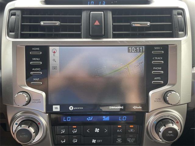 Photo of 2022 White Toyota 4Runner