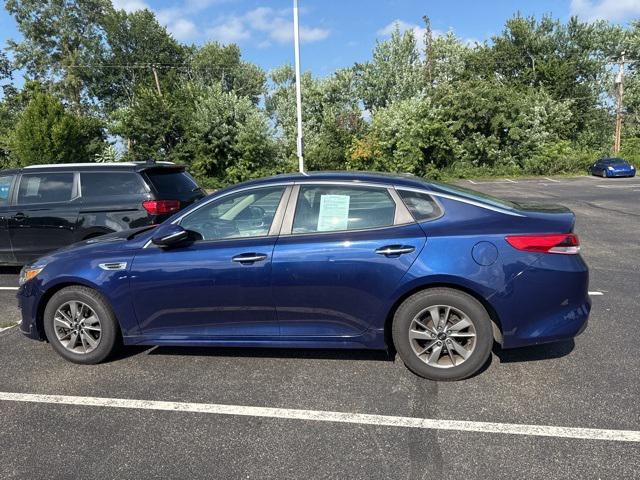 Photo of 2016 Blue Kia Optima