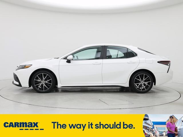Photo of 2024 White Toyota Camry