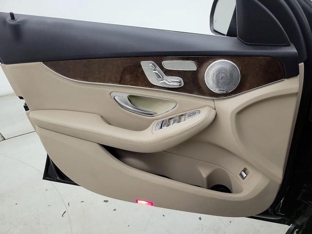Photo of 2015 Black Mercedes-Benz C-Class