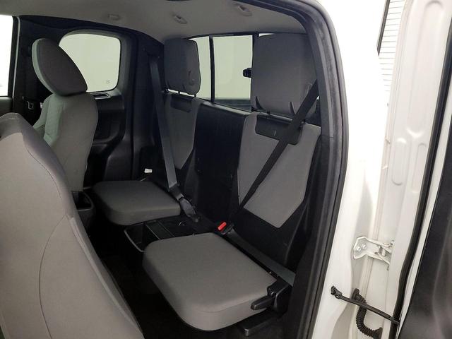 Photo of 2021 White Toyota Tacoma