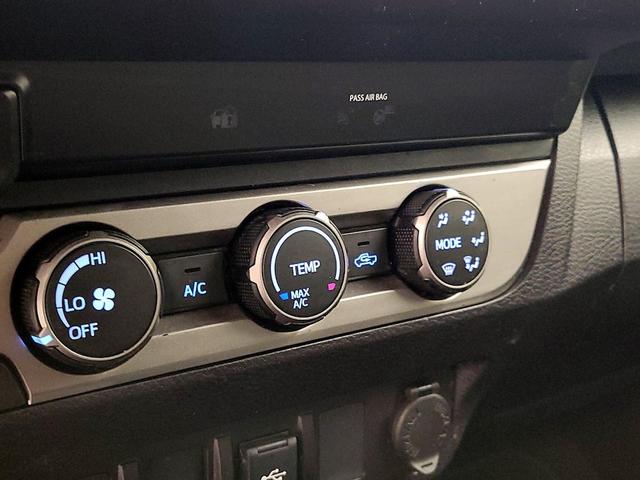 Photo of 2021 White Toyota Tacoma