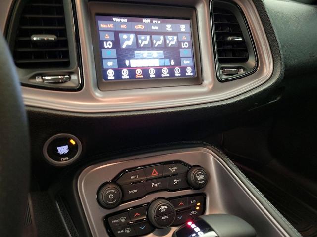 Photo of 2023 White Dodge Challenger