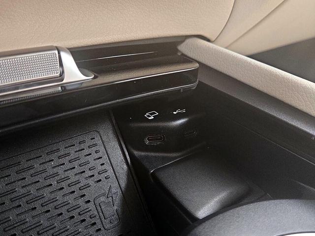 Photo of 2020 White Mercedes-Benz GLE 350