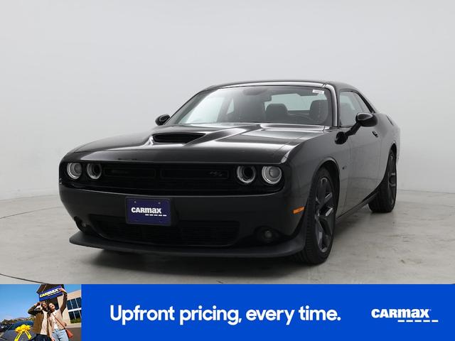 Photo of 2019 Black Dodge Challenger