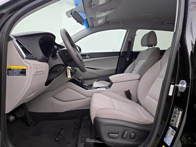 Photo of 2016 Black Hyundai TUCSON