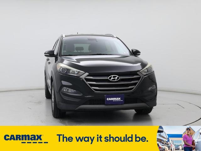 Photo of 2016 Black Hyundai TUCSON