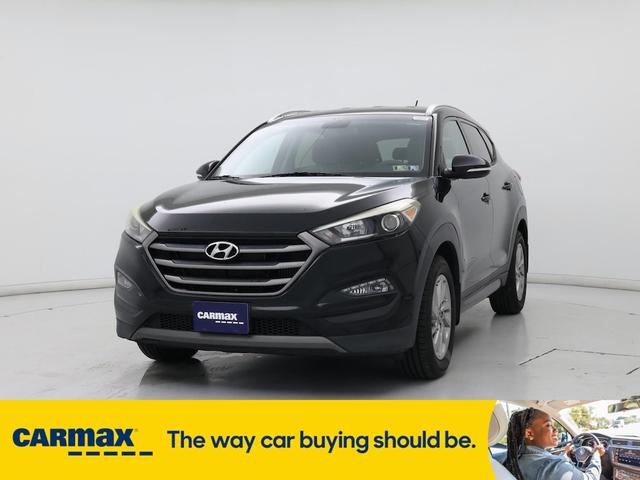 Photo of 2016 Black Hyundai TUCSON