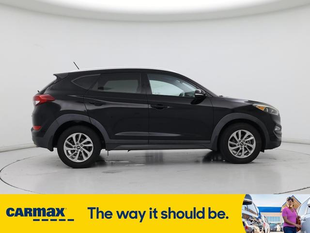 Photo of 2016 Black Hyundai TUCSON