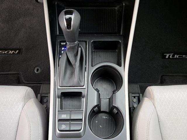 Photo of 2016 Black Hyundai TUCSON