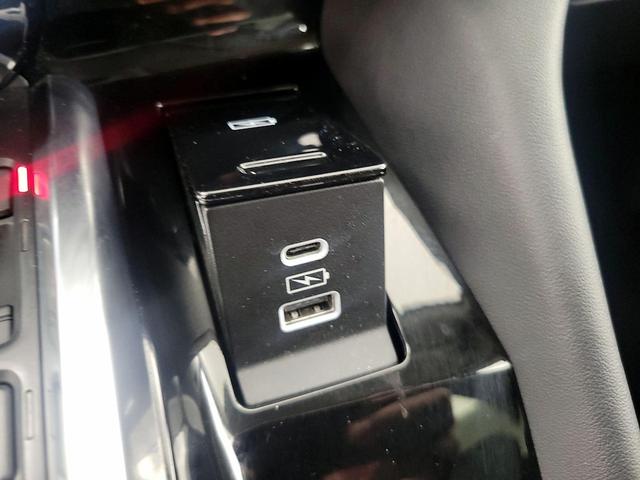 Photo of 2023 Gray Acura MDX