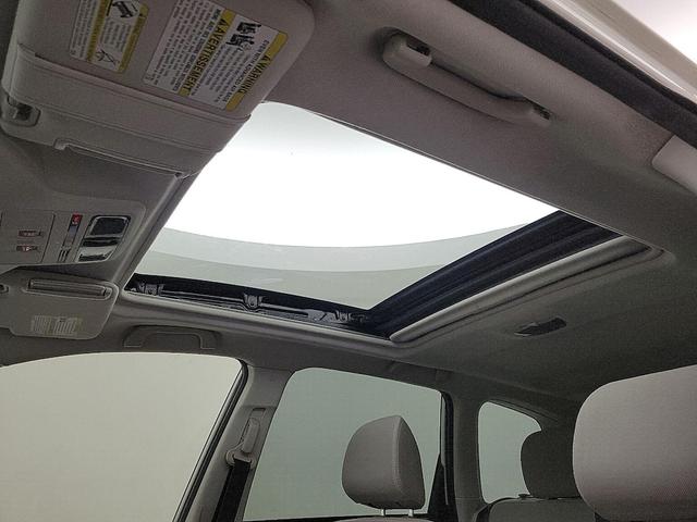 Photo of 2017 White Subaru Forester