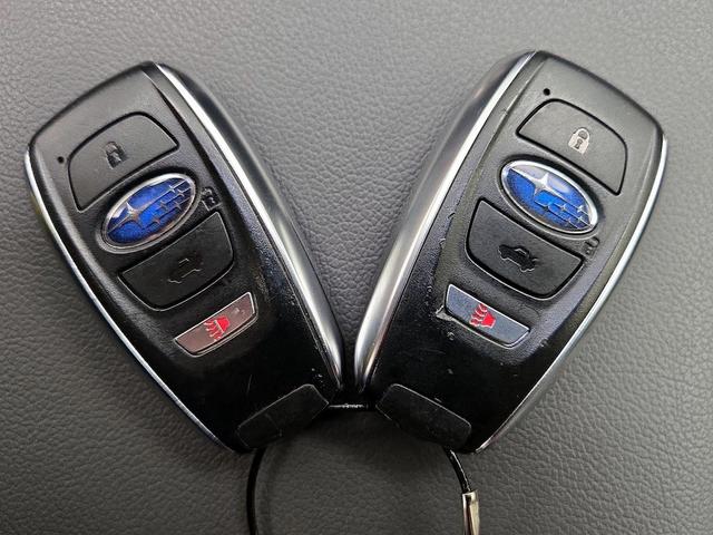 Photo of 2022 Pearl Subaru Forester