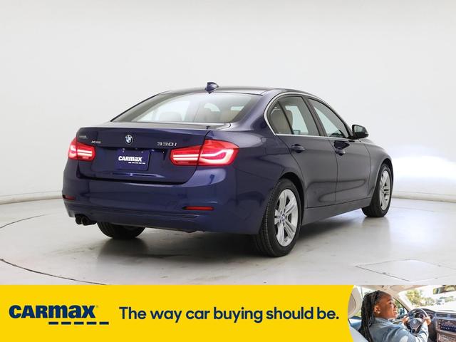Photo of 2018 Blue BMW 330