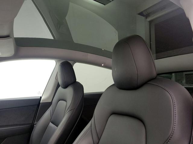 Photo of 2021 White Tesla Model Y