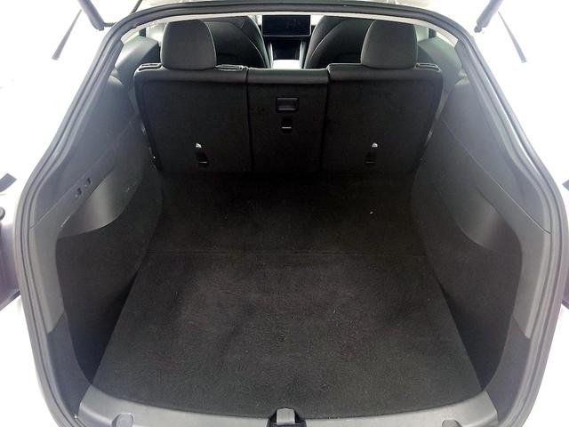 Photo of 2021 White Tesla Model Y