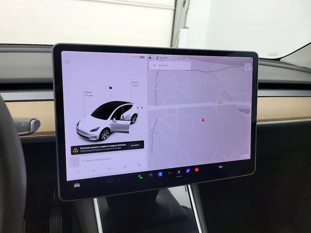 Photo of 2021 White Tesla Model Y