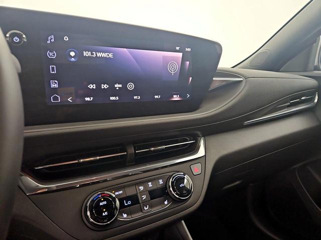 Photo of 2025 Silver Buick Envista