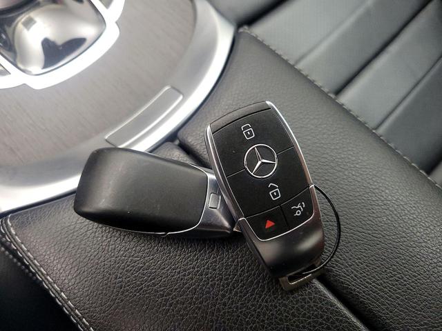 Photo of 2019 Black Mercedes-Benz C-Class