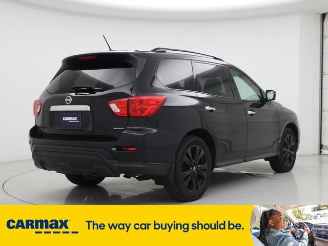 Photo of 2018 Black Nissan Pathfinder