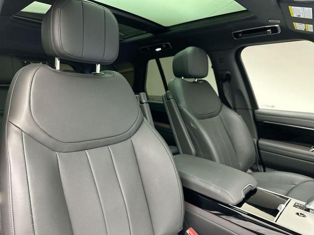 Photo of 2025 Santorini Black Metallic Land Rover Range Rover